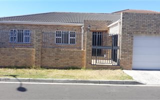 3 Bedroom House in Kensington