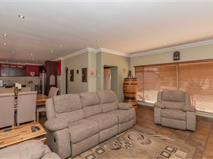 4 Bed House in Edelweiss