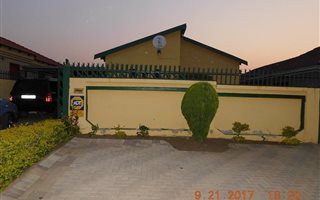 3 Bedroom House in Winterveldt