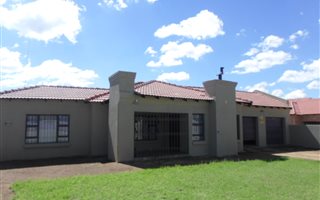 3 Bedroom House in Meyerton Park