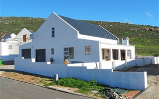 4 Bedroom House in St Helena Bay