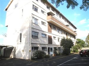 2 Bed Apartment in Clarendon