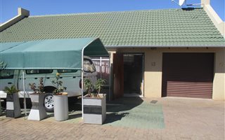 2 Bedroom Townhouse in Grobler Park