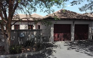 3 Bedroom Townhouse in Kyalami Hills