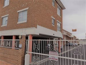 1 Bed Apartment in Wynberg