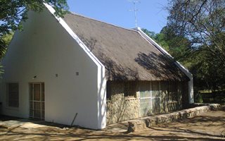 3 Bedroom Garden Cottage in Laezonia