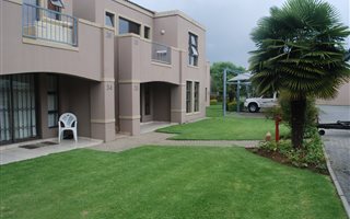 2 Bedroom Townhouse in Jansen Park