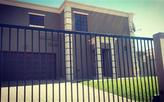 4 Bedroom House in Blue Hills
