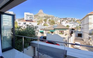 4 Bedroom House in Bantry Bay