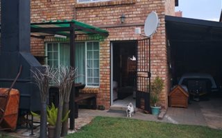 2 Bedroom Townhouse in Sinoville