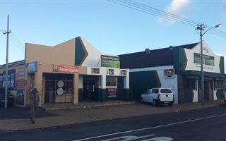 985 m² Retail Space in Parow Valley