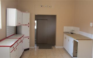 1 Bedroom Flat in Kroonstad