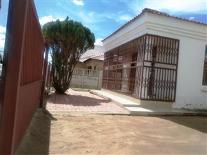 3 Bed House in Madiba Park