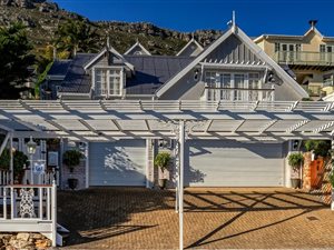 6 Bed House in Clovelly
