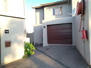 3 Bed Townhouse in Bluff