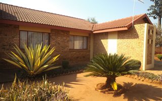 3 Bedroom House in Akasia