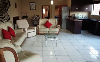 2 Bedroom Flat in Observatory