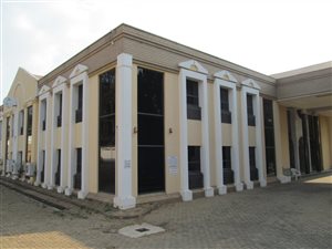 2100 m² Commercial space in Bedfordview