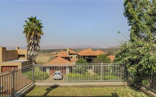 2 Bedroom House in Magalies Golf Estate