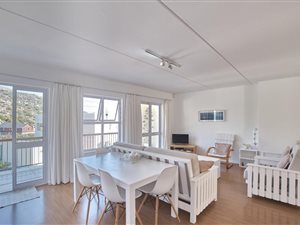 3 Bed House in Capri