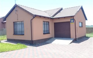 3 Bedroom House in Tasbet Park