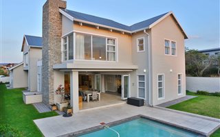 4 Bedroom House in Waterfall Country Village
