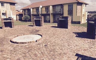 2 Bedroom Duplex in Kosmosdal
