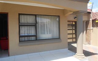 4 Bedroom House in Ivy Park