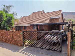 3 Bedroom House in Suiderberg
