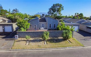 4 Bedroom House in Tableview