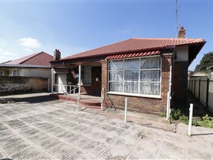 4 Bed House in Springs Central