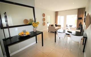 2 Bedroom Apartment in Parktown North