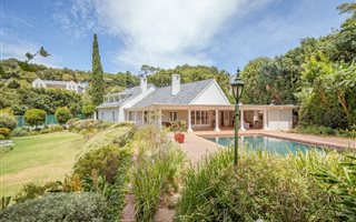 5 Bedroom House in Bishopscourt
