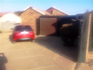 3 Bed House in Mahube Valley