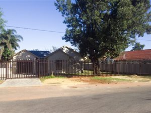 3 Bed House in Dan Pienaarville