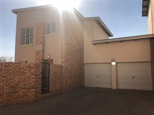 2 Bed Townhouse in Hazeldean (Silverlakes Surroundings)