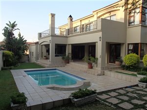 5 Bed House in Cedar Lakes