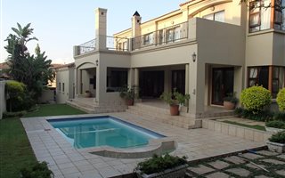 5 Bedroom House in Cedar Lakes