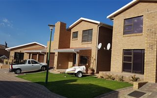 3 Bedroom House in Menkenkop