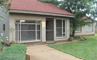 3 Bedroom House in Kookrus