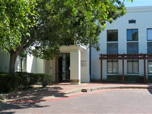 85 m² Office Space in Sir Lowrys Pass