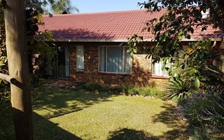3 Bedroom Townhouse in Pierre van Ryneveld