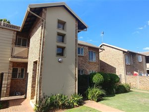 2 Bedroom Apartment in Doornpoort and surrounds