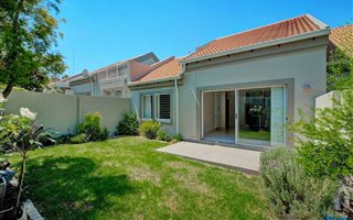 2 Bedroom Townhouse in Sunninghill