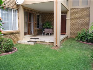 2 Bed Townhouse in Rooihuiskraal North