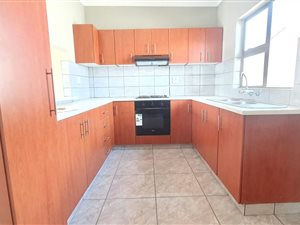 3 Bed House in Brackenham