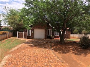3 Bed House in Meyerton Park