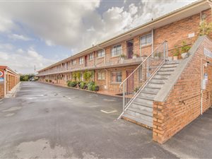 2 Bed Apartment in Brackenfell Central