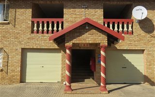 3 Bedroom Apartment in Rustenburg Central