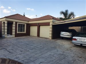 3 Bed House in Thatchfield Close Estate